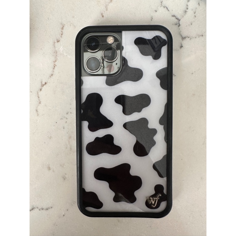 wildflower cowprint case for iphone 12/12 pro